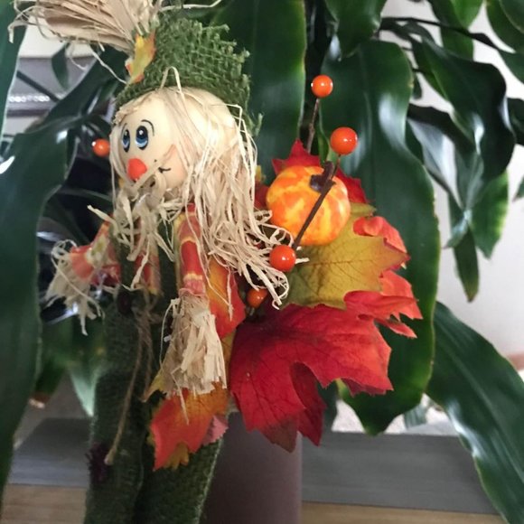 New 13" Handmade Fall Scarecrow Arrangement (Version 6) - Picture 3 of 5